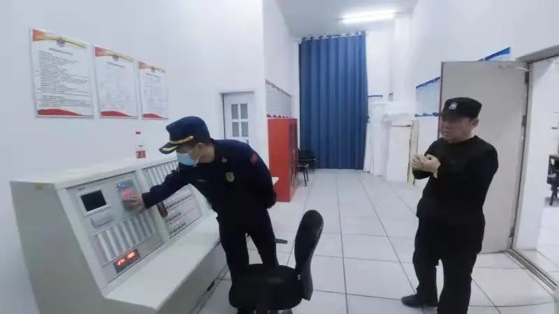 消防控制室上演“空城计”……处罚!(图1) 消防控制室上演“空城计”……处罚!(图1)