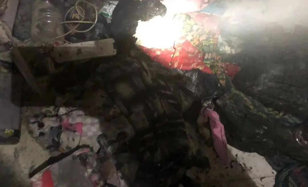 超级离谱!西安一小区竟然在消防控制室起火(图1)